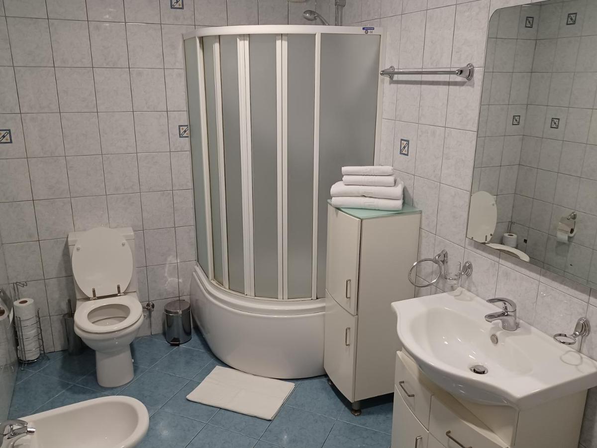 Apartmani Marijamagdalena Gracac  Exterior photo